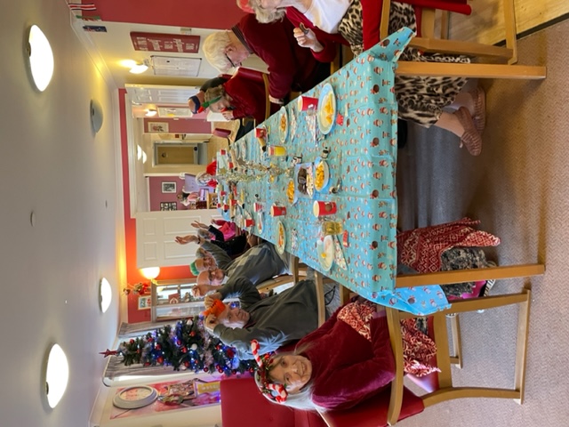 residents enjoying their Christmas meal